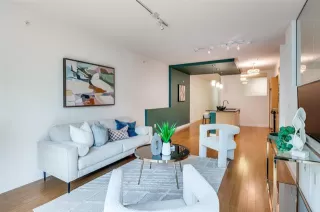 Photo #4: 21123429 Listing