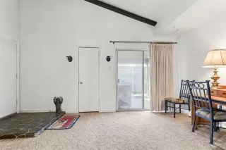 Photo #4: 21123965 Listing