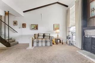 Photo #6: 21123965 Listing