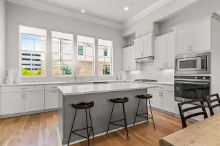 Photo #4: 21124057 Listing