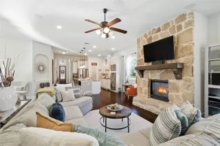 Photo #3: 21124153 Listing