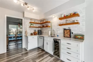 Photo #4: 21125029 Listing