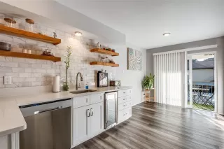 Photo #5: 21125029 Listing