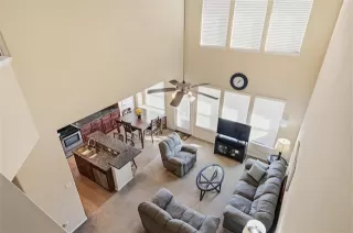 Photo #5: 21126145 Listing