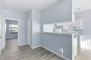 Photo #5: 21126208 Listing