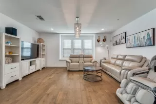 Photo #4: 21126383 Listing 