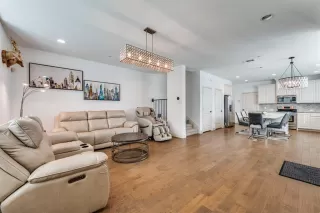 Photo #5: 21126383 Listing 