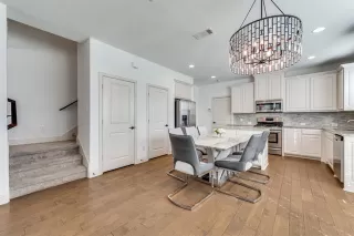 Photo #6: 21126383 Listing 