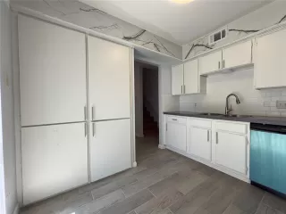 Photo #5: 21126578 Listing 