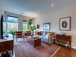 Photo #4: 21127408 Listing