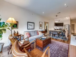 Photo #6: 21127408 Listing