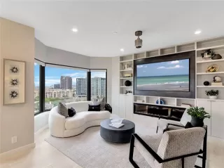 Photo #4: 21127576 Listing