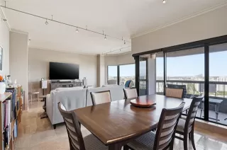 Photo #3: 21128110 Listing