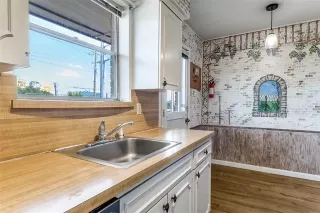 Photo #6: 21128363 Listing