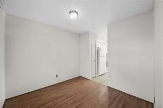 Photo #4: 21128796 Listing 