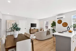 Photo #4: 21129139 Listing