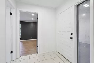 Photo #5: 21129272 Listing