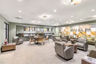 Photo #4: 21129562 Listing