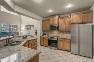 Photo #6: 21129629 Listing 