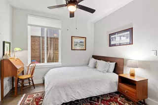 Photo #6: 21129746 Listing