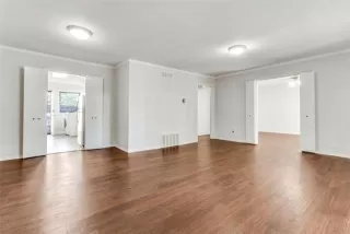 Photo #4: 21129955 Listing