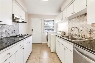 Photo #6: 21129955 Listing