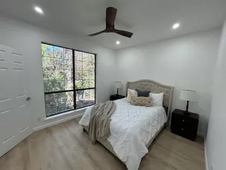 Photo #5: 21130061 Listing