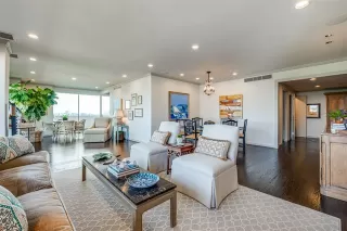 Photo #6: 21130114 Listing