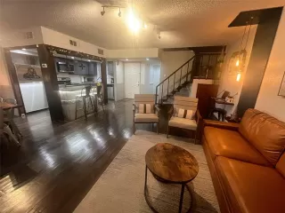 Photo #3: 21130341 Listing