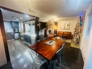 Photo #5: 21130341 Listing