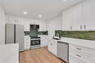 Photo #5: 21130407 Listing