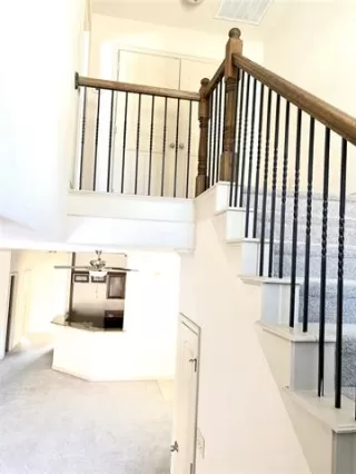 Photo #5: 21130466 Listing