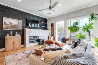 Photo #3: 21130599 Listing