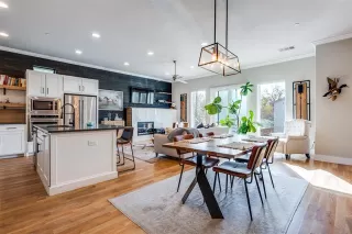 Photo #4: 21130599 Listing