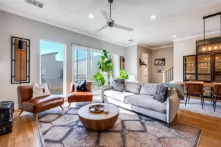 Photo #6: 21130599 Listing