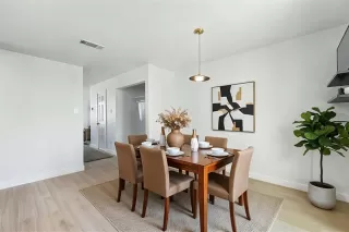 Photo #3: 21130650 Listing