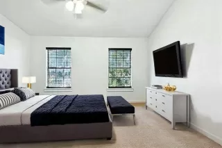 Photo #5: 21130650 Listing