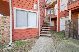 Photo #2: 21130823 Listing