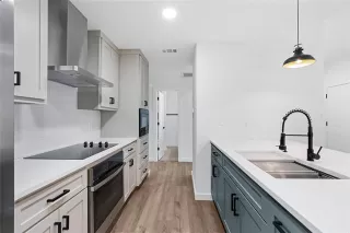 Photo #4: 21131176 Listing