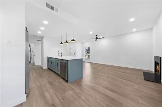 Photo #5: 21131176 Listing