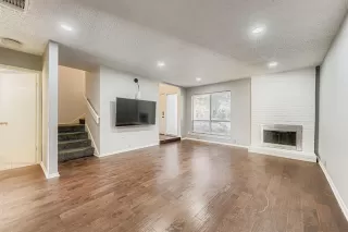 Photo #5: 21132062 Listing