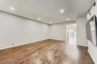 Photo #6: 21132062 Listing