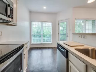 Photo #6: 21132066 Listing