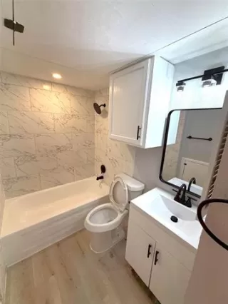 Photo #6: 21132081 Listing