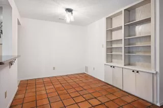 Photo #4: 21132248 Listing