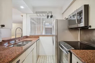 Photo #6: 21132248 Listing