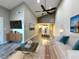 Photo #6: 21132371 Listing