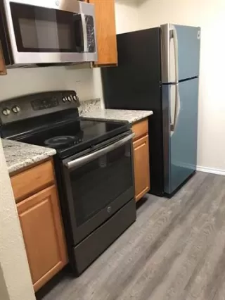 Photo #4: 21132526 Listing