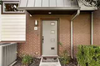 Photo #3: 21132679 Listing