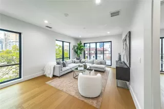 Photo #2: 21132715 Listing